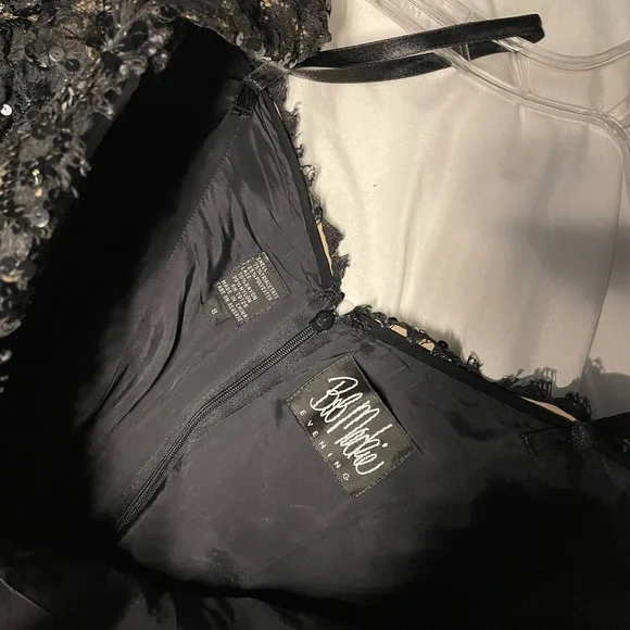 1990s Bob Mackie Lace Off Shoulder Gown Size 8 - Picture 5 of 5